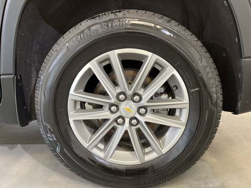 Used 2022 Chevrolet Traverse LT image 10