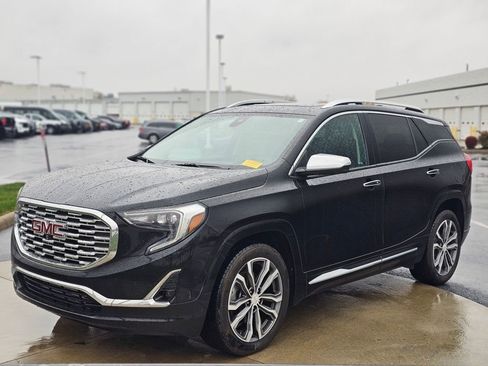 Used 2020 GMC Terrain Denali w/ Denali Premium Package image 3