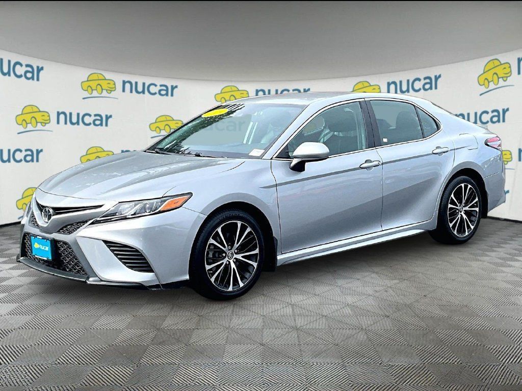 Used 2019 Toyota Camry SE FWD image 3