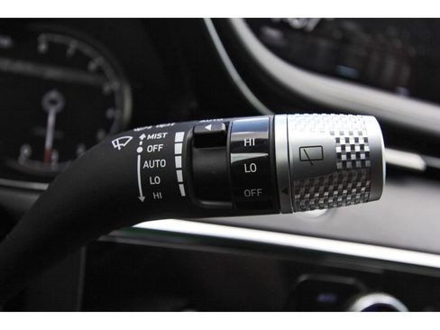 Used 2022 Genesis GV70 2.5T w/ Sport Prestige Package image 18