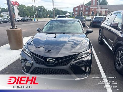 Used 2020 Toyota Camry SE w/ Moonroof Package AWD/4WD image 1