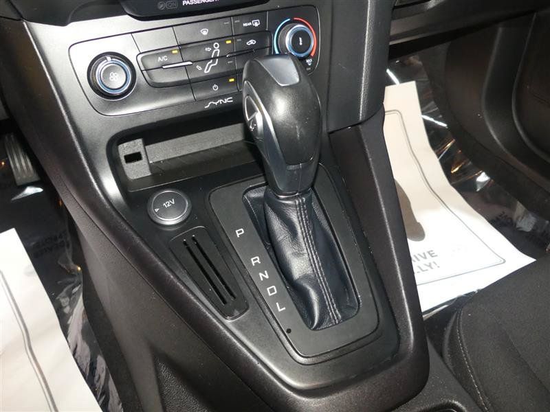 Used 2015 Ford Focus SE w/ Reverse Sensing Package FWD image 38