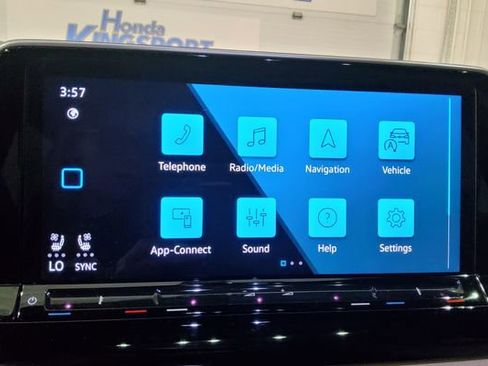 Used 2024 Volkswagen Atlas Cross Sport SE AWD/4WD image 33