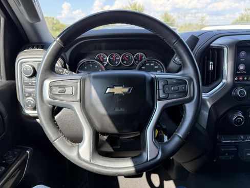 Used 2023 Chevrolet Silverado 2500 LT AWD/4WD image 16