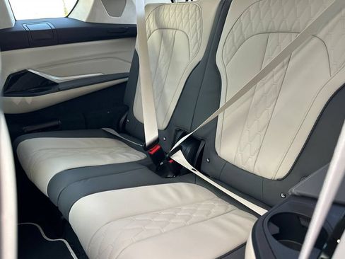 New 2026 BMW ALPINA XB7 AWD/4WD image 16