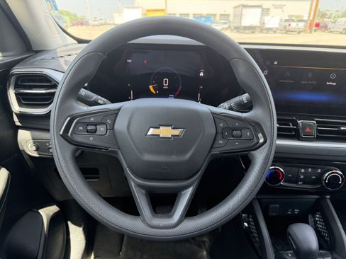 Used 2025 Chevrolet TrailBlazer LT w/ Driver Confidence Package FWD image 15
