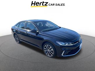 Used 2025 Volkswagen Jetta SE video 1