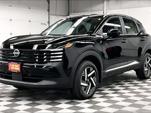 New 2026 Nissan Kicks SV w/ SV Premium Package FWD image 2