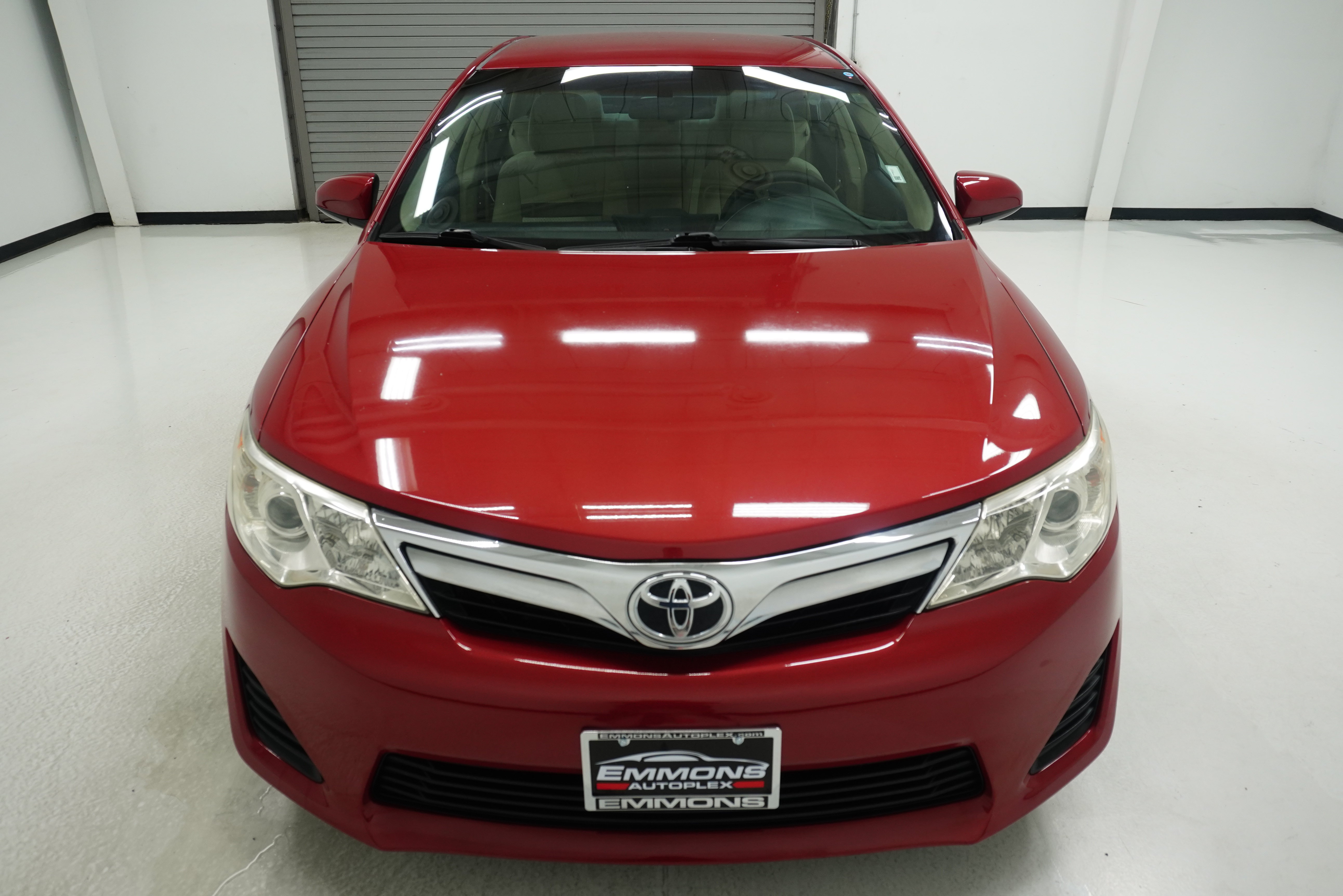 Used 2013 Toyota Camry LE FWD image 2