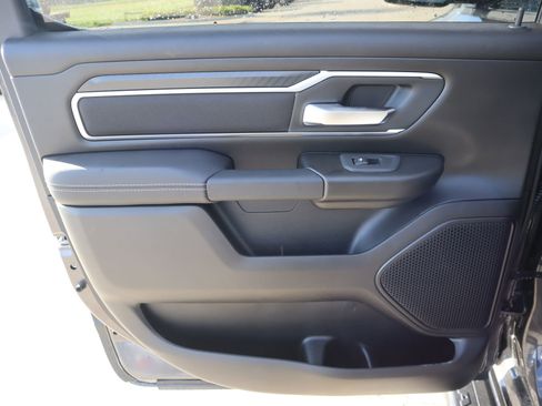 New 2026 RAM 1500 4x4 Crew Cab image 17