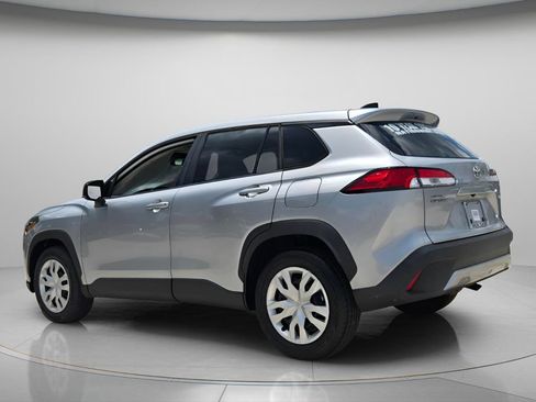 Used 2023 Toyota Corolla Cross L FWD image 5