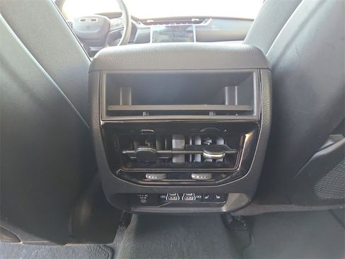 Used 2023 Jeep Grand Cherokee Limited image 22