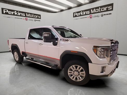 Used 2023 GMC Sierra 3500 Denali w/ Denali Ultimate Package image 3