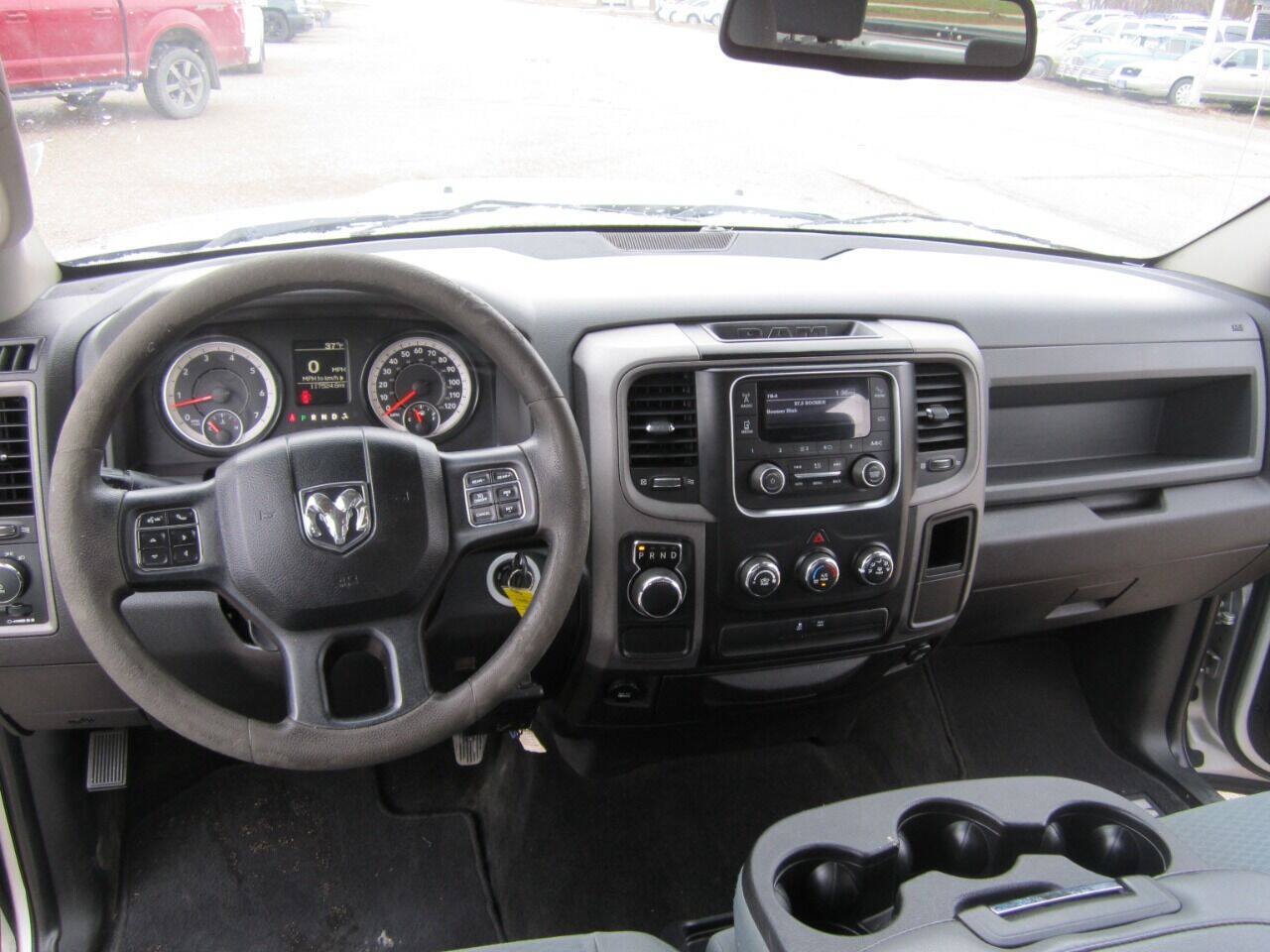 Used 2016 RAM 1500 Express RWD image 9