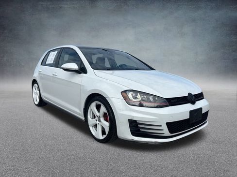 Used 2015 Volkswagen Golf 4-Door image 2