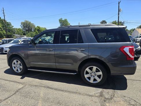Used 2018 Ford Expedition XLT w/ Equipment Group 202A AWD/4WD image 10