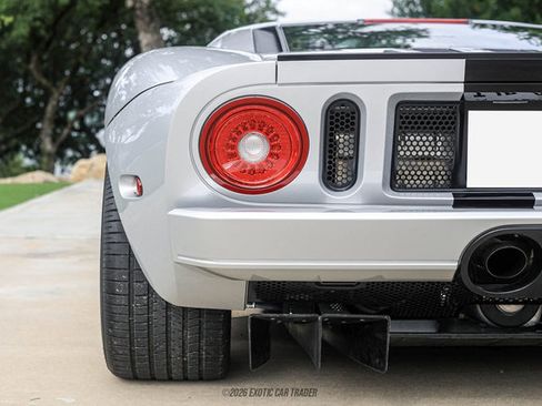 Used 2005 Ford GT RWD image 58
