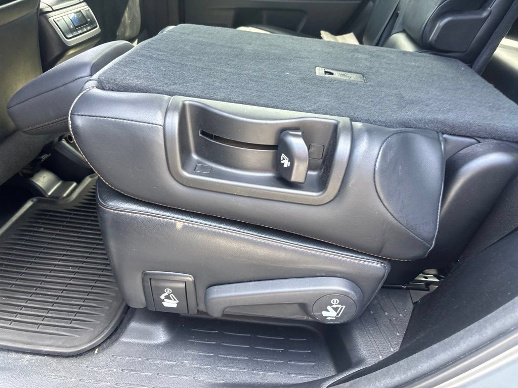 Used 2015 Toyota Highlander XLE FWD image 15