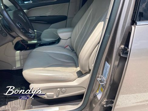 Used 2018 Lincoln MKC Reserve w/ Lincoln MKC Climate Package AWD/4WD image 6