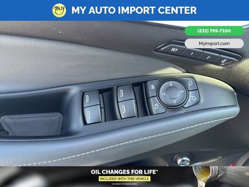 Used 2024 Buick Enclave Premium image 8