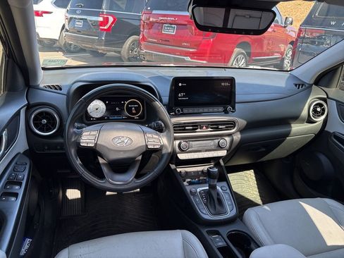 Used 2022 Hyundai Kona Limited FWD image 3