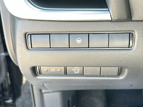 Used 2023 Nissan Rogue SV AWD/4WD image 13