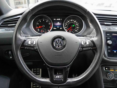 Used 2021 Volkswagen Tiguan SE R-Line image 18