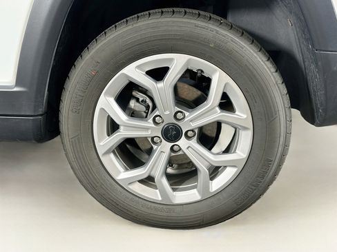 Used 2025 Jeep Compass Latitude AWD/4WD image 11