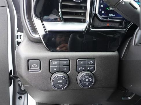 Used 2024 Chevrolet Silverado 1500 RST image 23