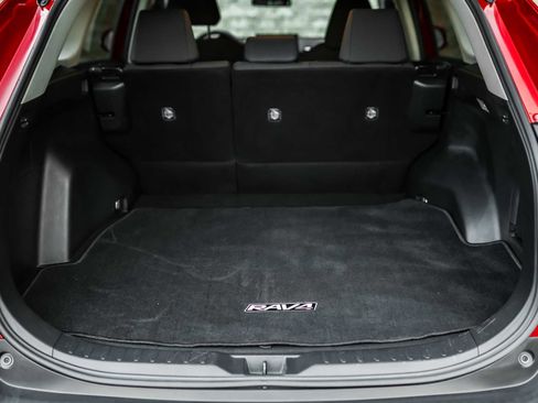 Certified 2020 Toyota RAV4 LE image 17