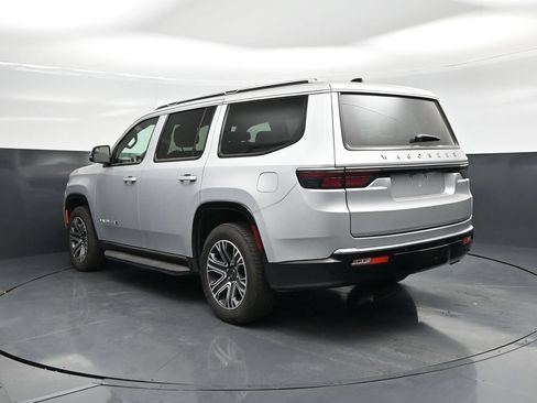 Used 2025 Jeep Wagoneer Series II AWD/4WD image 6