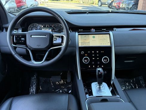Used 2023 Land Rover Discovery Sport SE image 29