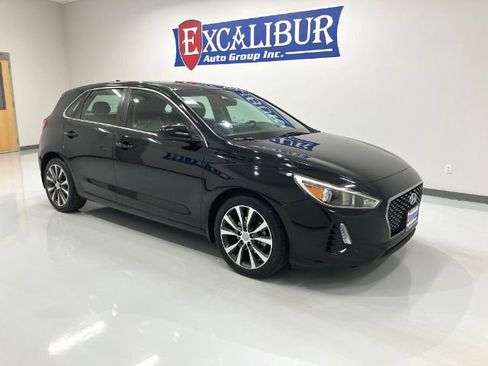 Used 2018 Hyundai Elantra GT image 1