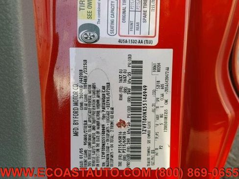 Used 2005 Ford Mustang Deluxe Coupe image 15