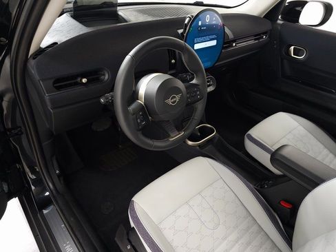 New 2025 MINI Cooper 4-Door Hardtop image 18