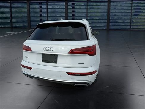 Used 2024 Audi Q5 e Premium Plus image 7