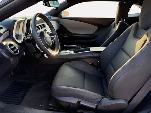 Used 2011 Chevrolet Camaro LS RWD image 13