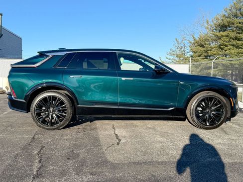 New 2026 Cadillac Lyriq Luxury image 8