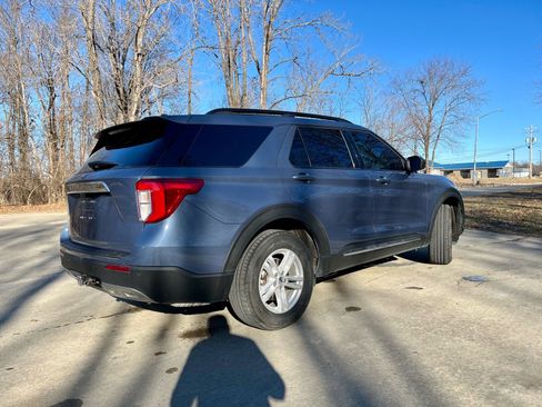 Used 2021 Ford Explorer XLT w/ Equipment Group 202A image 5