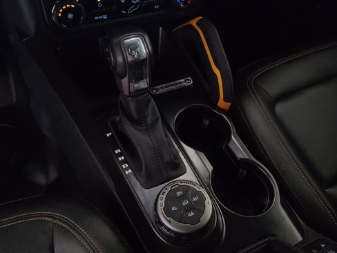 Certified 2024 Ford Bronco Badlands image 16