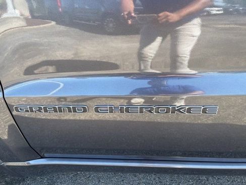 Used 2020 Jeep Grand Cherokee Overland image 11