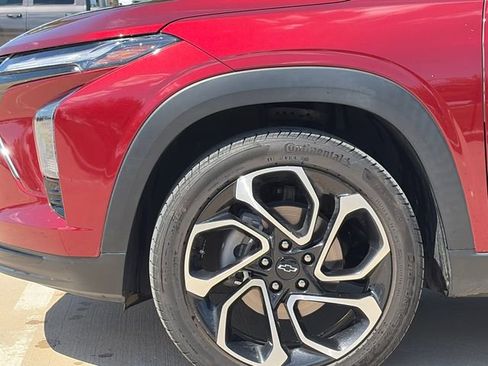 Used 2024 Chevrolet Trax RS w/ Sunroof Package image 5