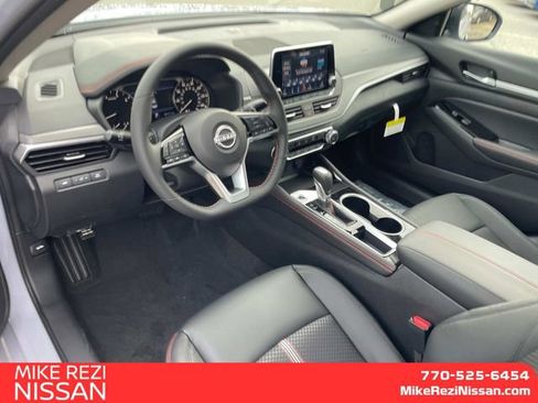 New 2025 Nissan Altima 2.5 SR image 9