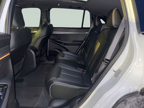 Used 2025 Jeep Wagoneer S Limited image 27