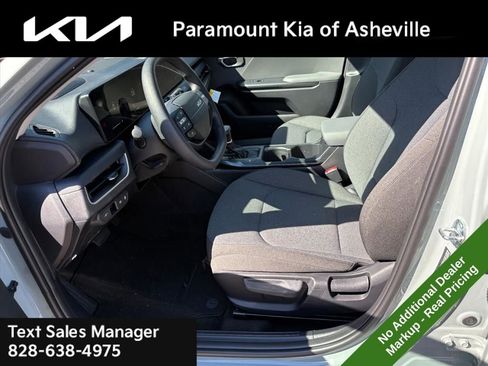 New 2025 Kia K4 LXS image 15