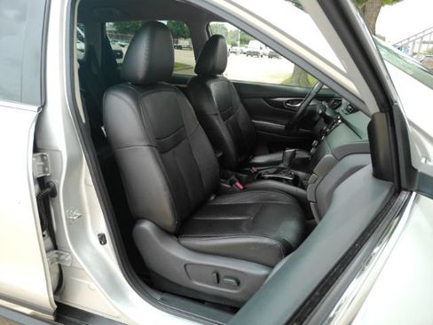 Used 2020 Nissan Rogue SL FWD image 24