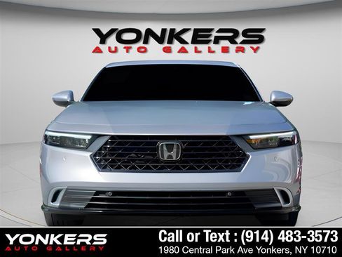 Used 2023 Honda Accord Touring image 11