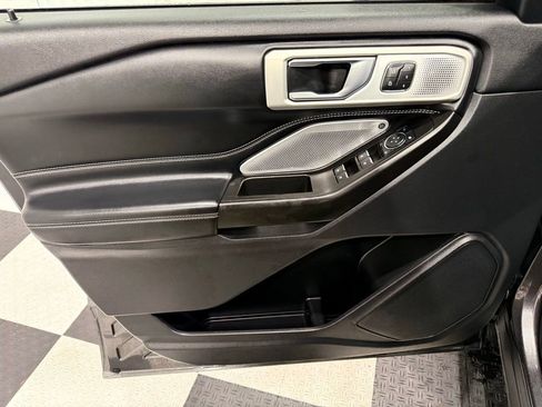 Used 2020 Ford Explorer ST w/ Premium Technology Package image 16