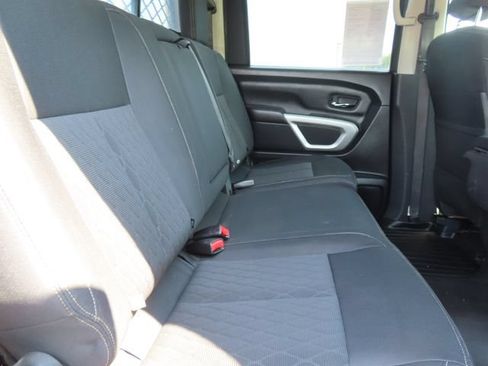 Used 2018 Nissan Titan SV AWD/4WD image 38