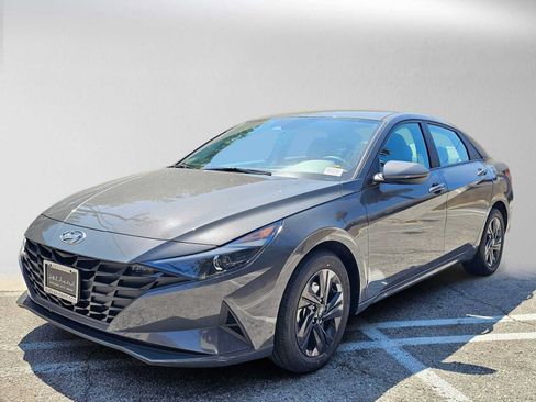 Used 2023 Hyundai Elantra SEL FWD image 7